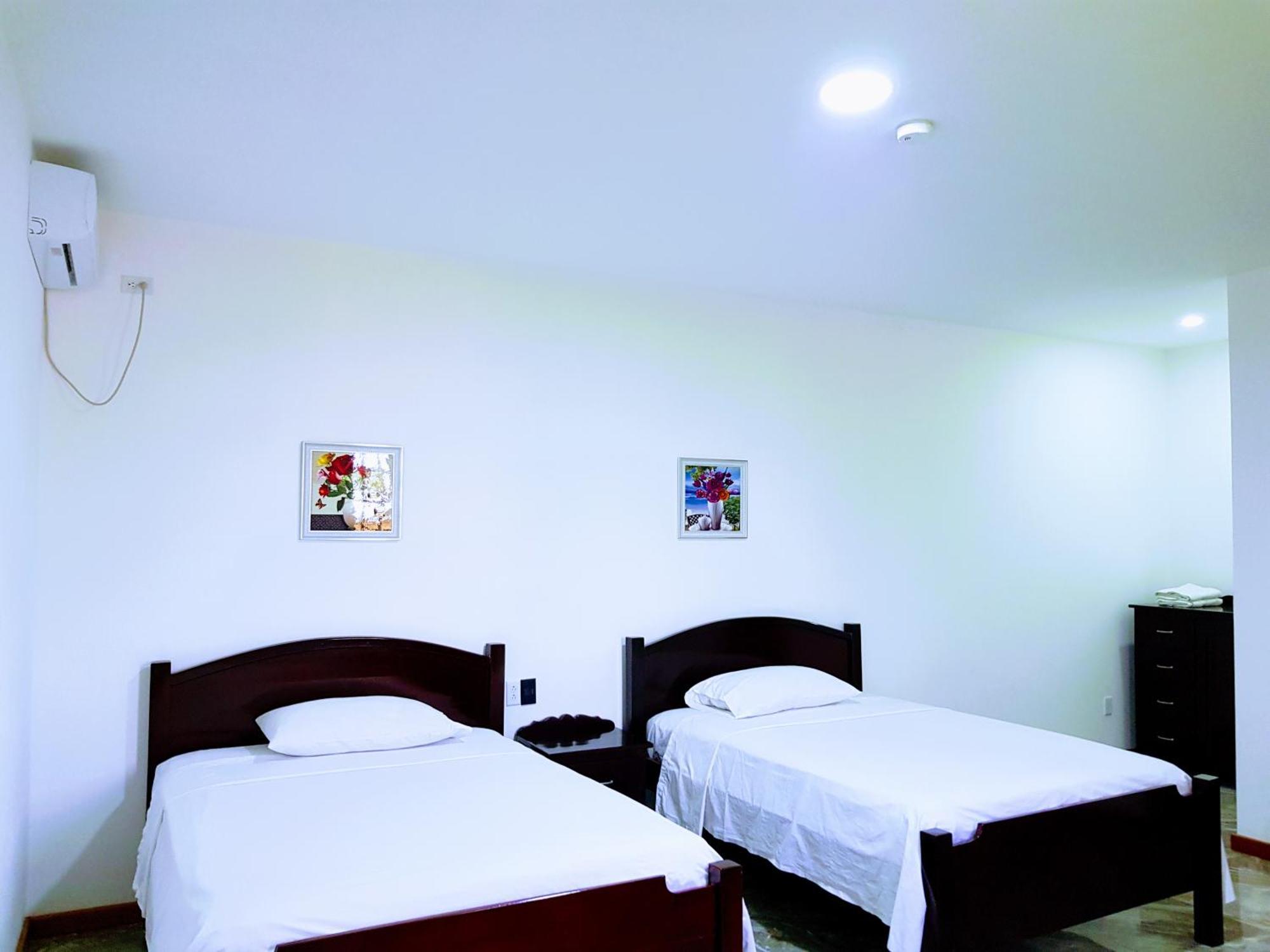 Day And Night Hotel 벨모판 외부 사진
